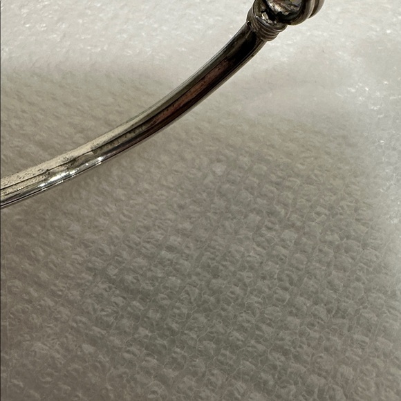 ❤️ 5/$25 Elegant Silver Bangle Bracelet - Picture 6 of 6